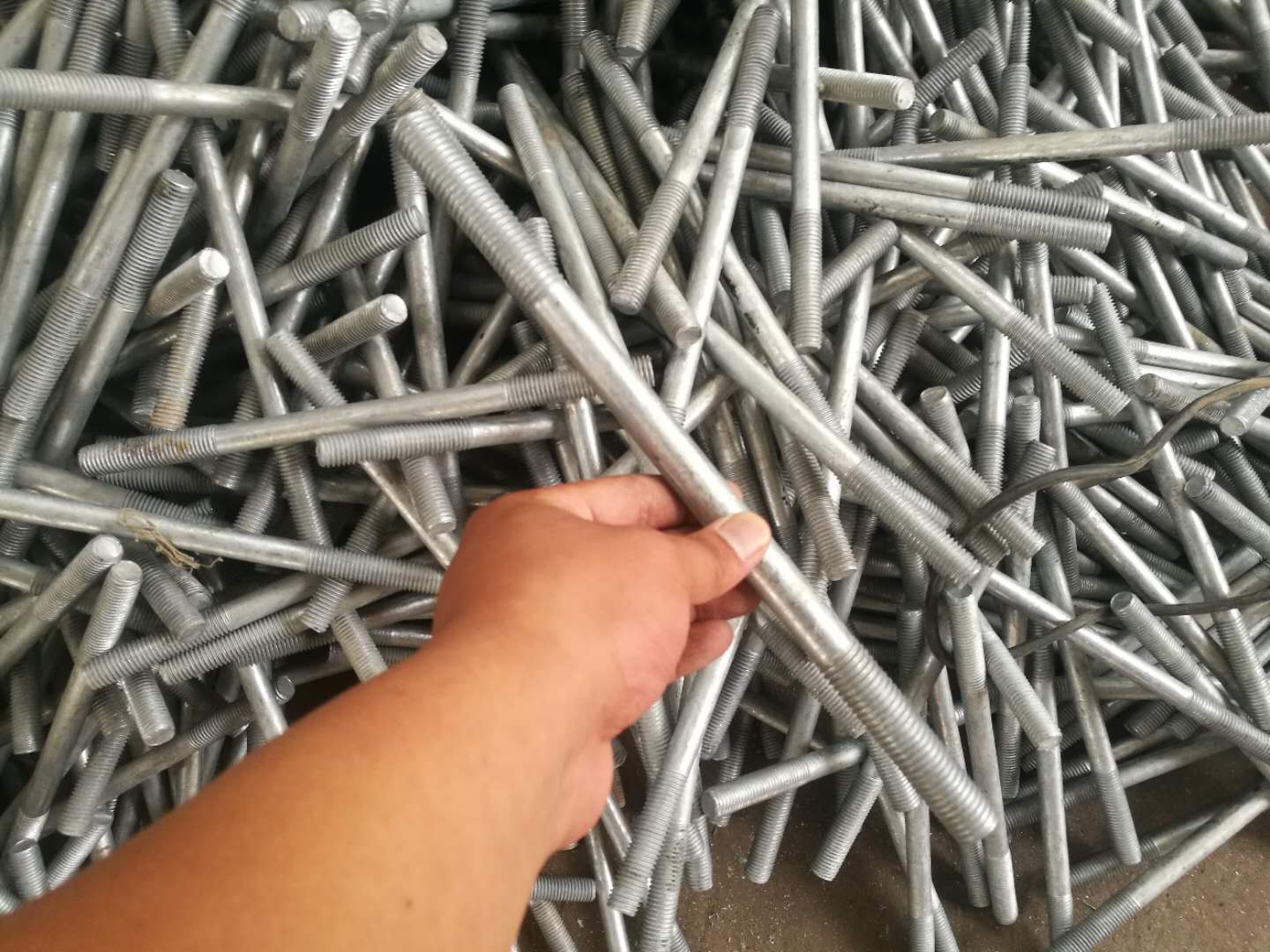 廠家直銷湖南優(yōu)質(zhì)雙頭螺栓，電力雙頭螺栓