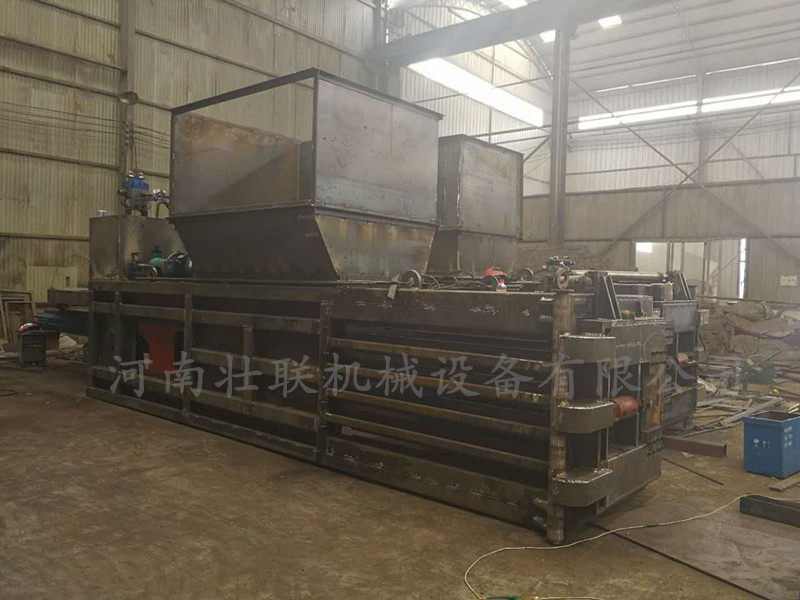 全自動廢紙打包機(jī) 礦泉水瓶 廢紙箱 秸稈臥式打包機(jī)  熱銷全自動廢紙打包機(jī)多功能打包機(jī)