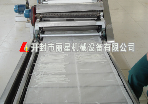 不銹鋼材質(zhì)粉皮機可以全年使用 粉皮設(shè)備不受季節(jié)影響
