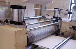 式床墊機 廠家直銷護理墊制造設(shè)備 新式床墊機