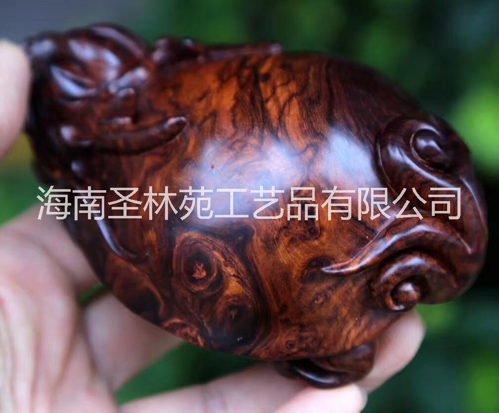 海南黃花梨瘤疤龍龜 *海南黃花梨價(jià)格供應(yīng)商 海黃手把件