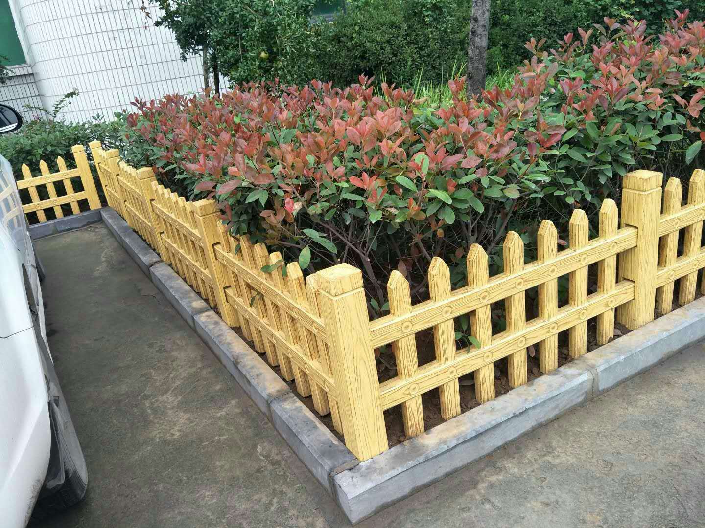 水泥仿木護(hù)欄  仿木柵欄 景區(qū)護(hù)欄