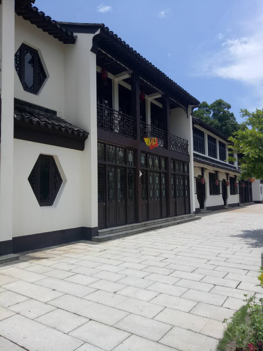 復(fù)古鋁窗花點(diǎn)燃古建激情，仿古鋁窗花*裝飾新潮流 新潮流木紋鋁窗花