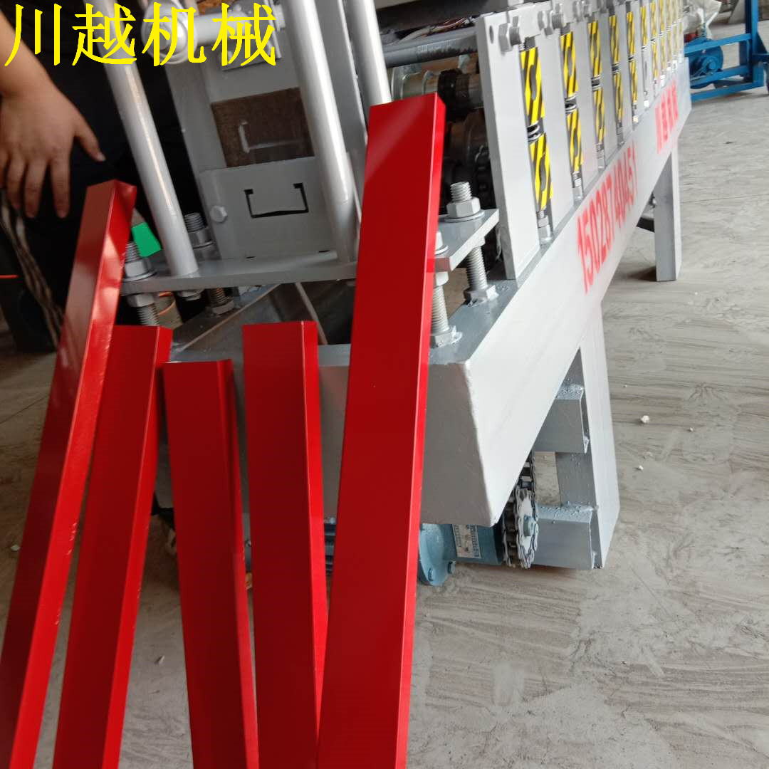 直角60彩鋼扣板機(jī)  廣告扣板機(jī)  廠家熱銷60直角扣板 直角60彩鋼扣板機(jī)