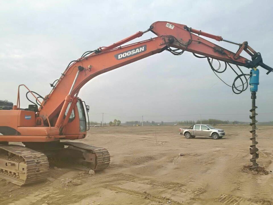 挖機(jī)改螺旋鉆機(jī) 挖機(jī)改裝螺旋鉆機(jī)廠家 挖機(jī)改裝各類型鉆機(jī)