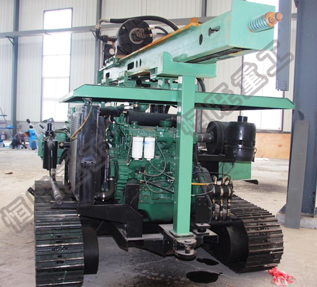 土層巖石兩用氣動(dòng)光伏打樁機(jī)，多功能打樁機(jī)，多功能履帶潛孔鉆機(jī)