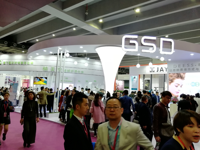 展臺設(shè)計搭建中展臺空間運(yùn)用勵之聞