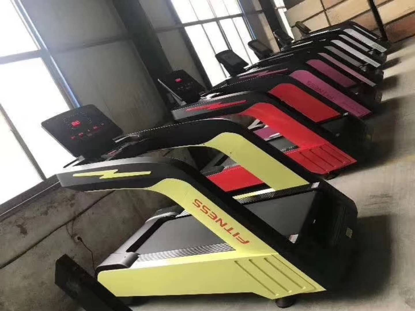 跑步機 跑步機商用 健身器材廠家供應(yīng)健身房商用跑步機