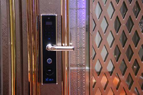 智能門鎖好物推薦，德犬手機(jī)門鎖