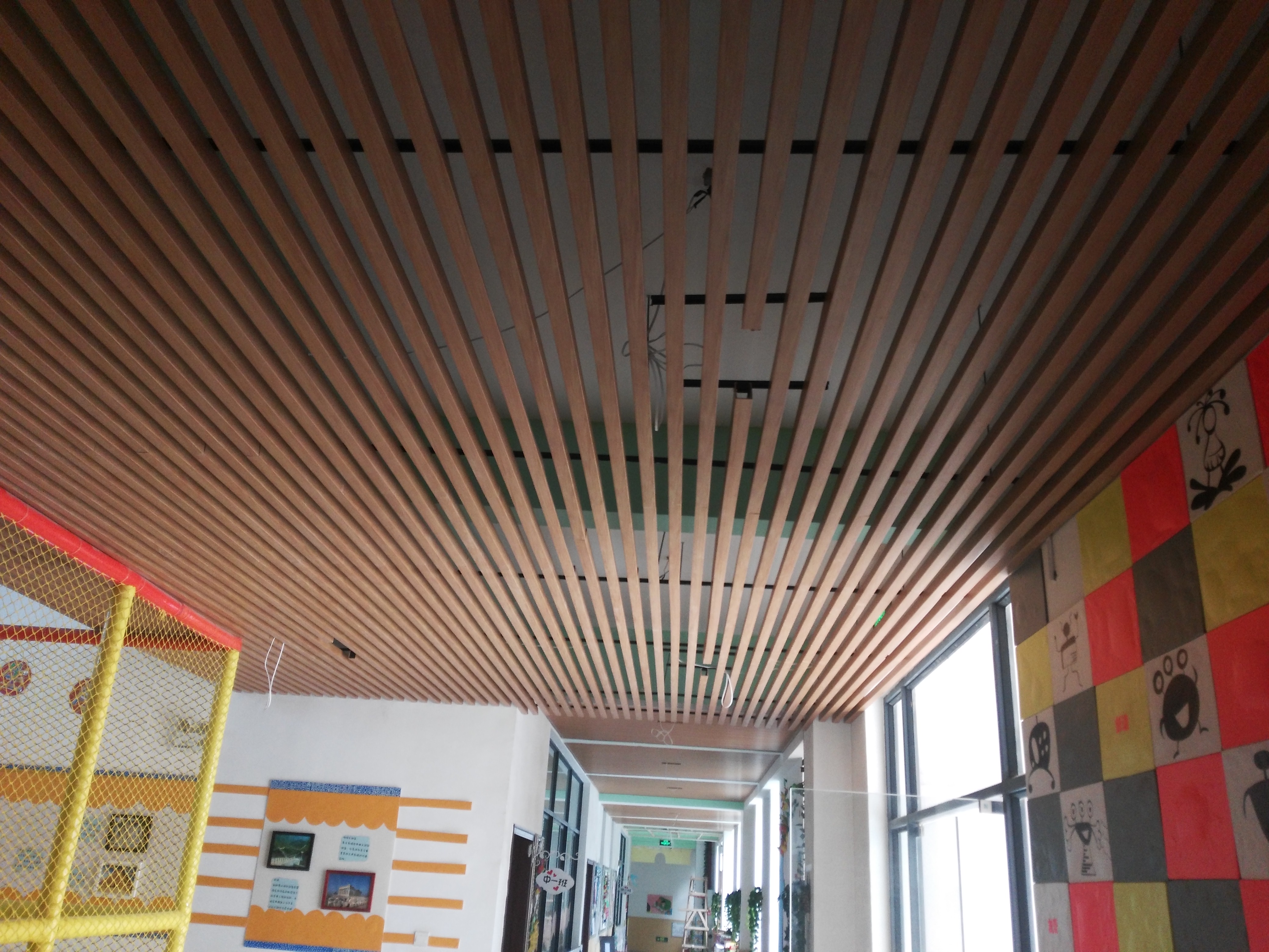 生態(tài)木40*45天花吊頂 供應(yīng)生態(tài)木40*45天花吊頂 供應(yīng)生態(tài)木90*50天花吊頂