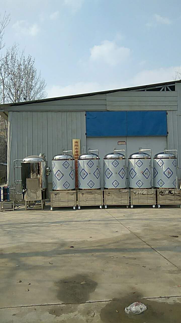 啤酒設(shè)備日產(chǎn)350升小型家庭自釀