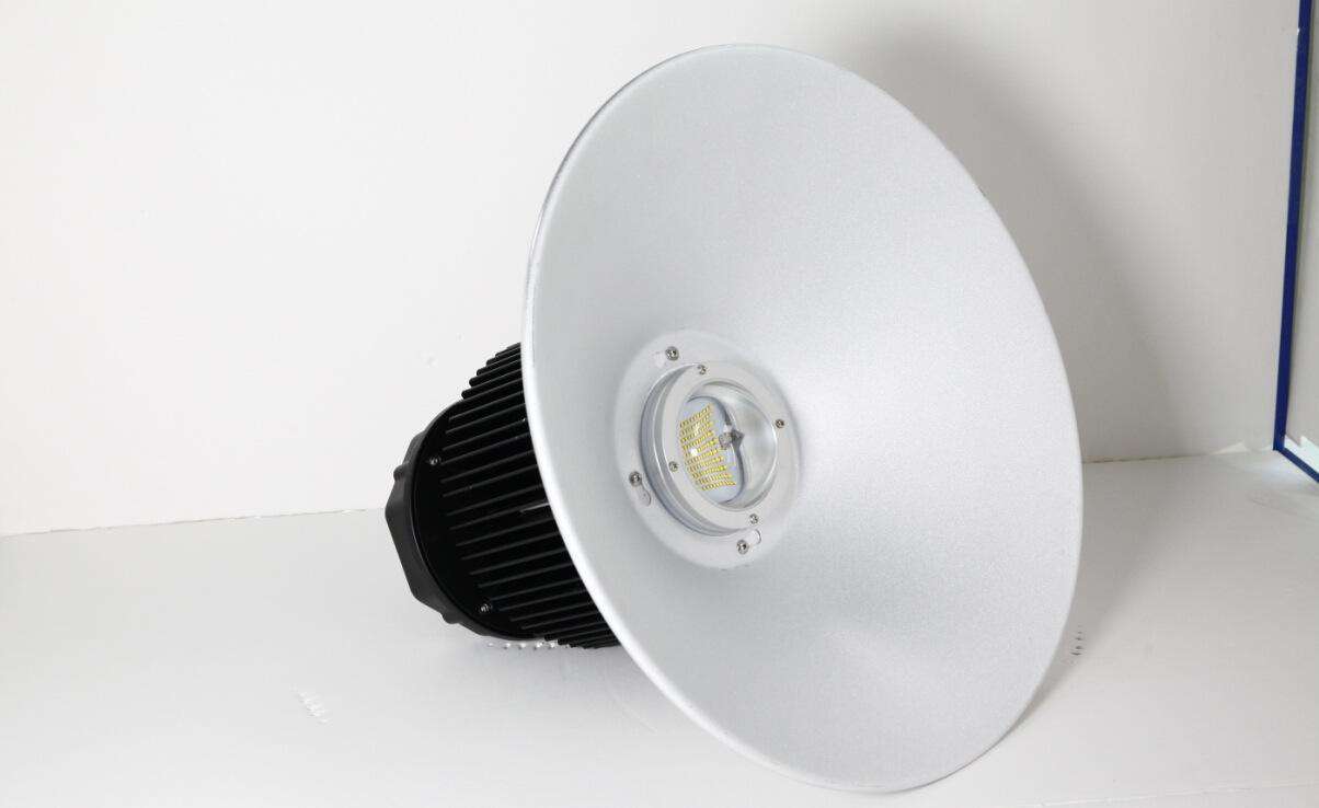 廣州地下停車場(chǎng)高亮投射燈  300W車間照明廠足瓦工礦燈廠家