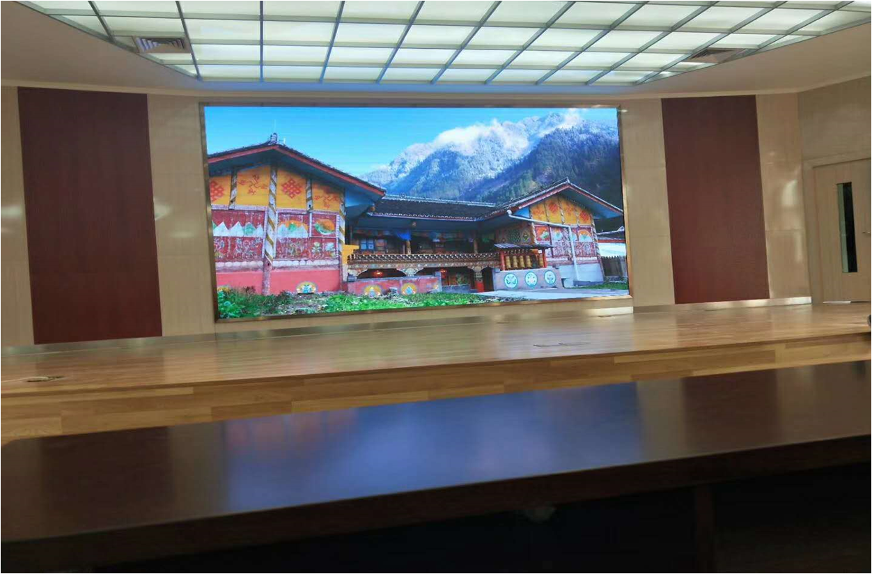 P4室內(nèi)全彩顯示屏