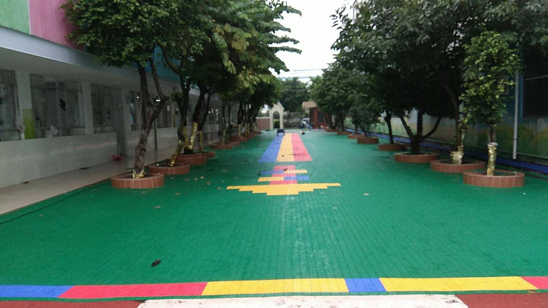 深圳市福海幼兒園懸浮地板拼裝完工  承接國內(nèi)外地面拼裝工程   設(shè)計、采購、施工一體化服務(wù)