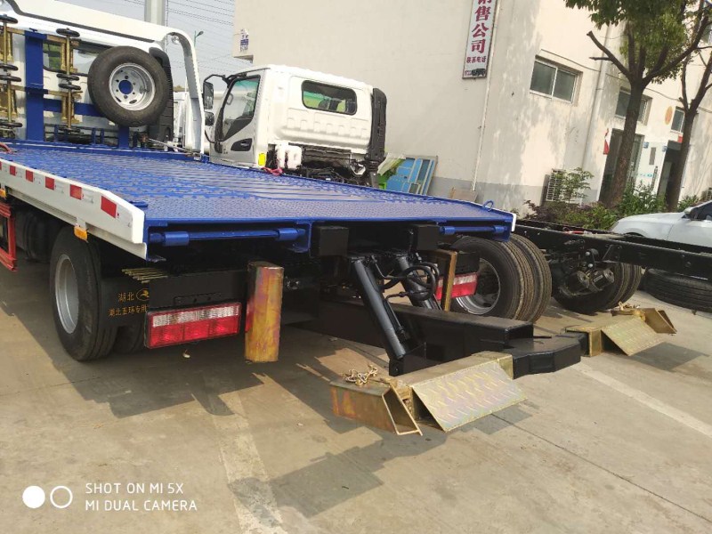廠家供應(yīng)東風(fēng)清障車  藍(lán)牌一拖二清障車 專業(yè)湖北清障車廠家促銷