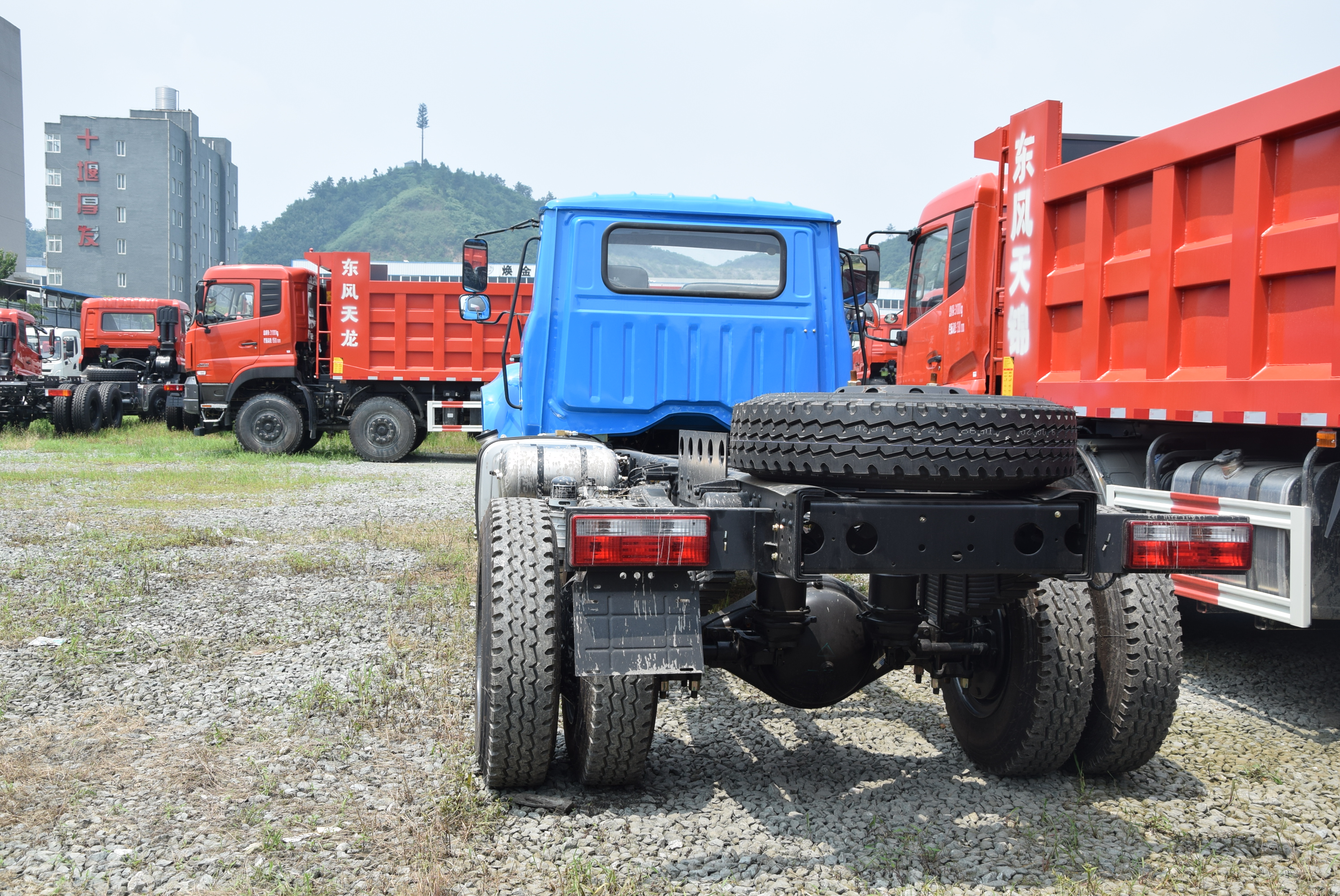 國五東風尖頭自卸車廠家，長頭三米八/四米二尖頭自卸車廠價直銷，十堰供應東風原廠尖頭自卸車