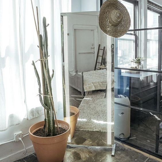 鋁合金試衣鏡子全身鏡 現(xiàn)代簡約落地鏡貼墻壁掛大鏡子穿衣鏡 發(fā)光穿衣鏡