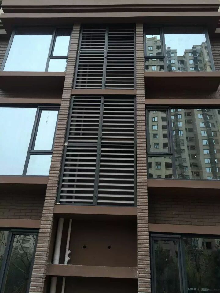 榆林鋅合金空調(diào)欄桿，熱鍍鋅百葉窗，噴塑飄窗圍欄，烤漆防盜窗護(hù)欄廠家生產(chǎn)，隨時(shí)供應(yīng)