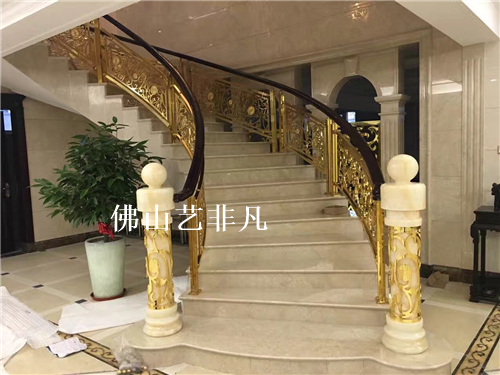 昆明豪宅酒店*鋁板鏤空雕刻k金旋轉(zhuǎn)樓梯護(hù)欄