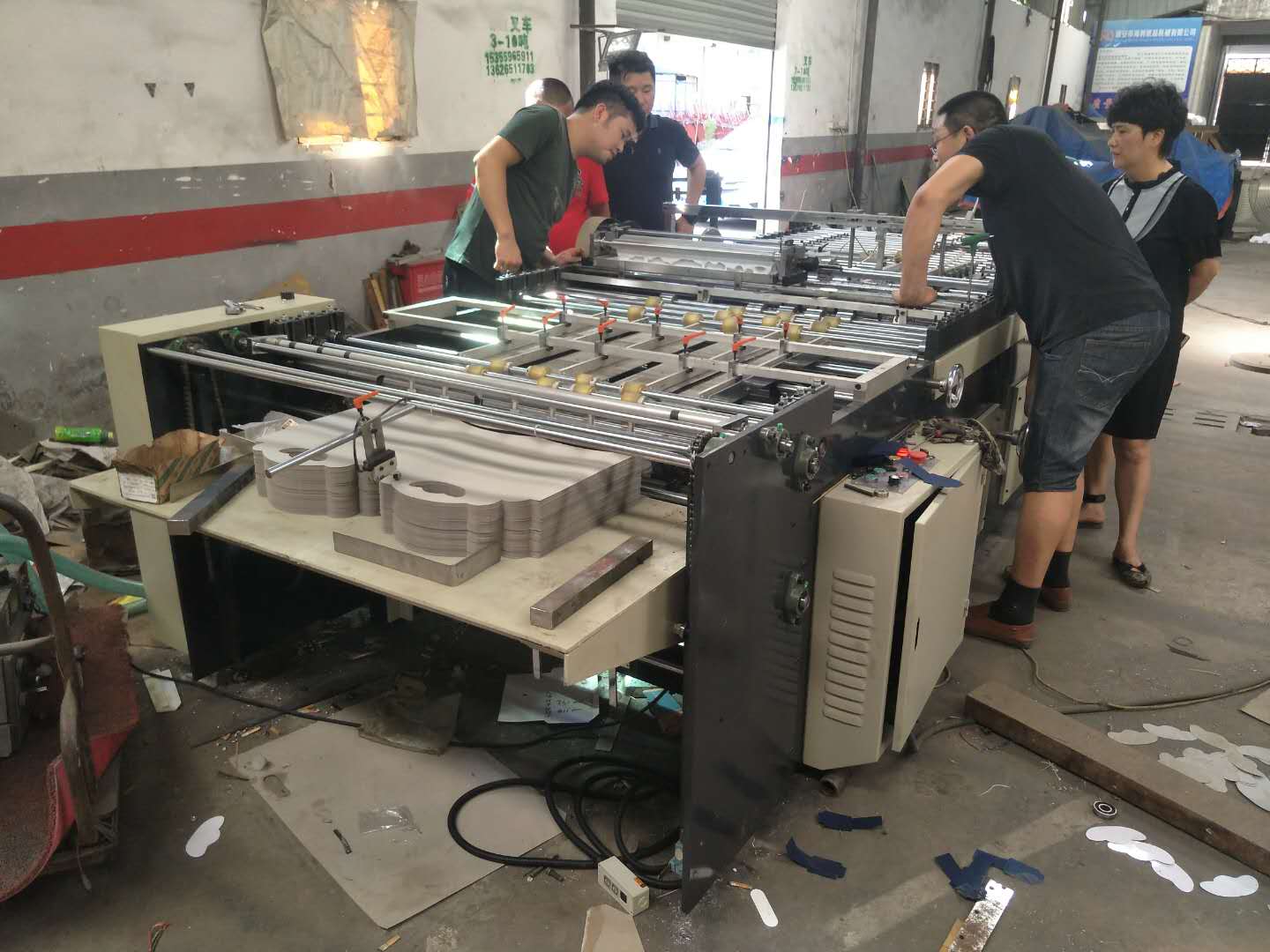 紙大禮包糊袋機 方底紙大禮包制袋機