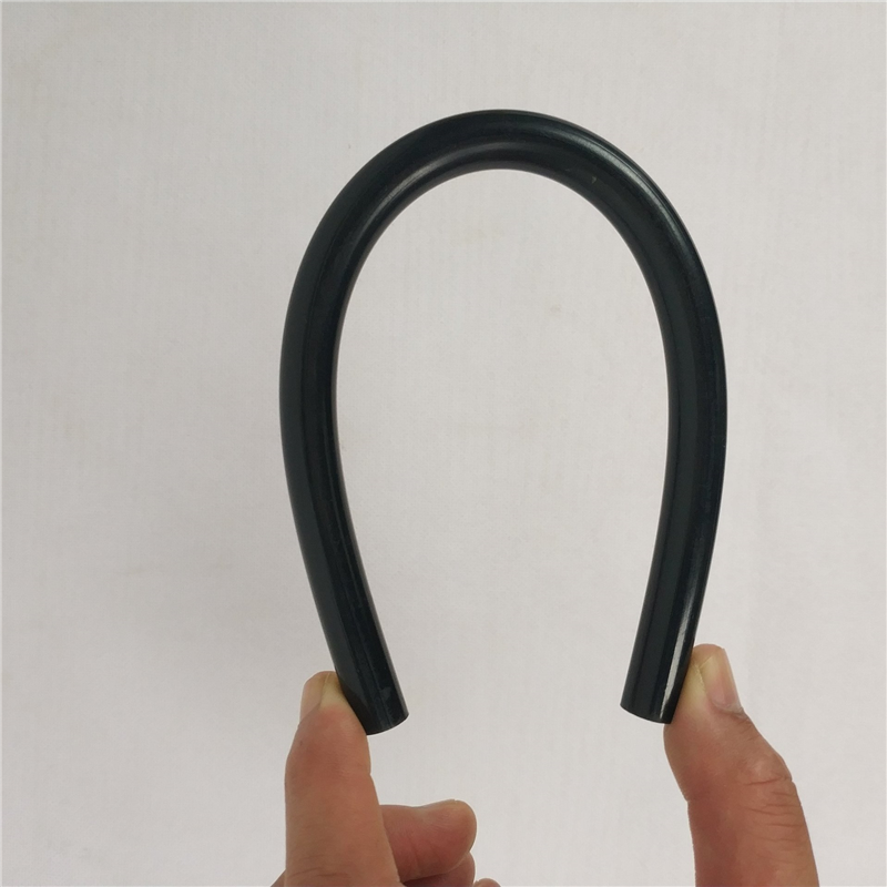 惠州廠家直銷11mm黑色熱熔膠棒高粘熱熔膠條pur環(huán)保無毒 11mm黑色熱熔膠棒高粘熱熔膠條