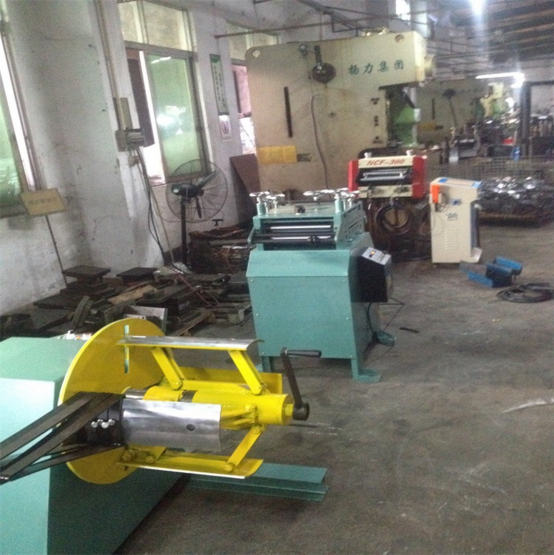 滾輪送料機(jī)、東莞滾輪送料機(jī)廠家、東莞送料機(jī)廠家、數(shù)控送料機(jī)批發(fā)商、滾輪送料機(jī)賣家、滾輪送料機(jī)批發(fā)商、收料機(jī)