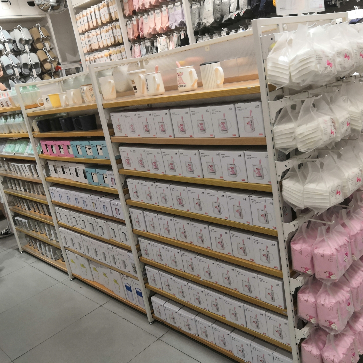 深圳*店貨架展示架廠家直銷