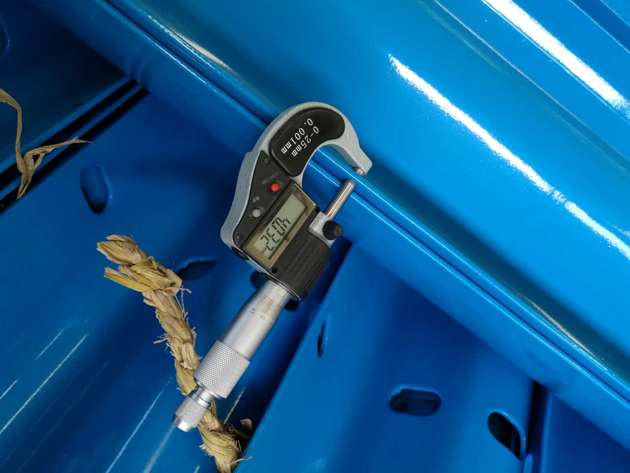 現(xiàn)貨供應(yīng)波形護(hù)欄板 規(guī)格齊全