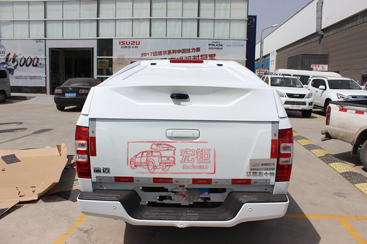 五十鈴加長瑞邁皮卡后蓋，一切由我掌握