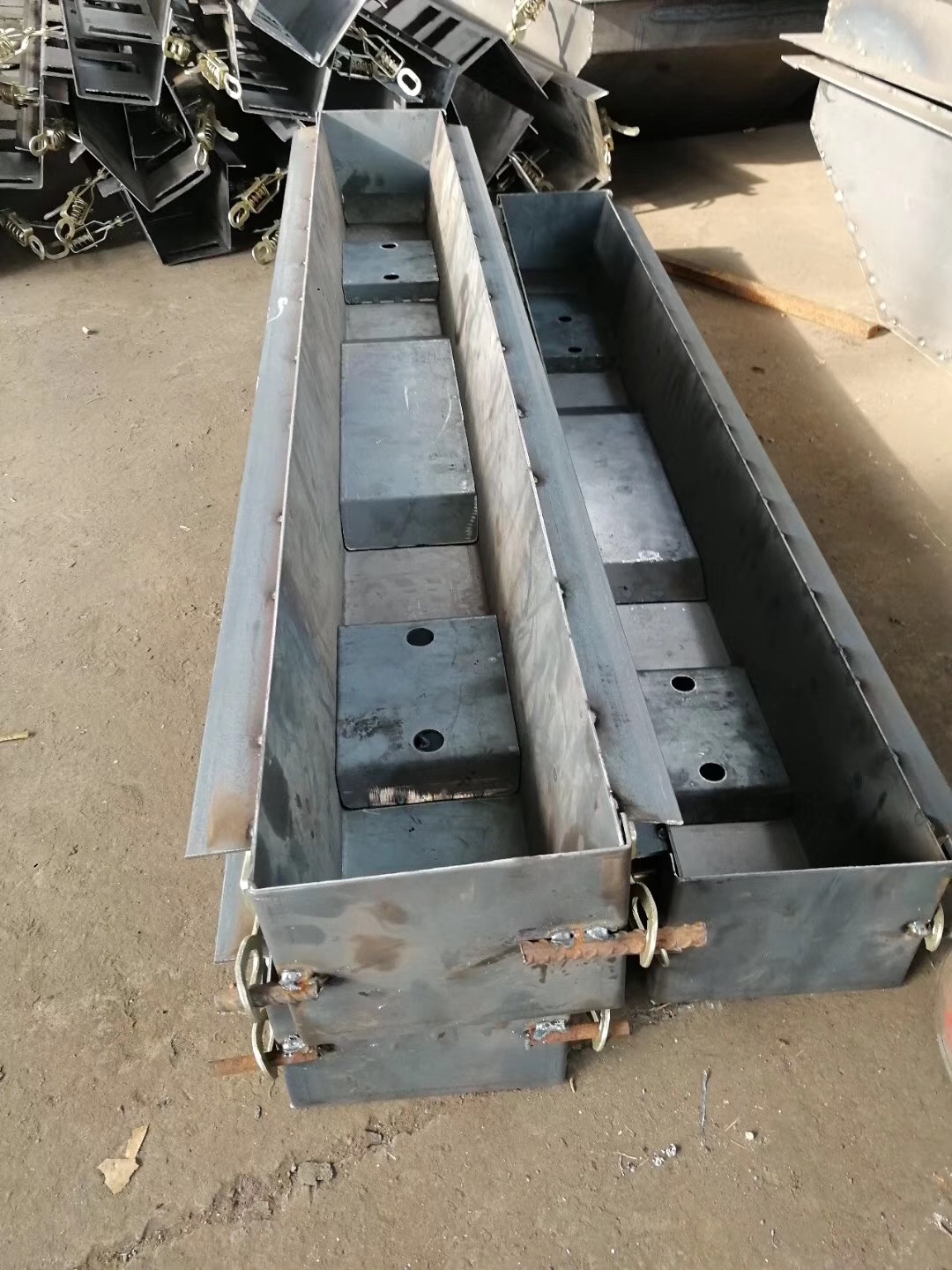 鐵路軌枕模具  鐵路軌枕模具 專業(yè)生產(chǎn)質(zhì)量超好