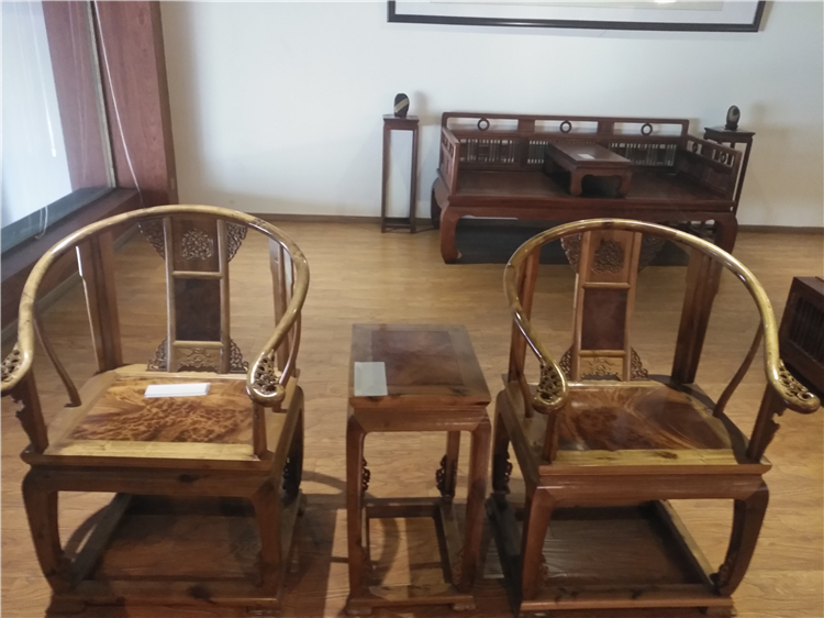 成都仿古家具定制_成都紅木家具_廠家供應樣板房實木桌椅