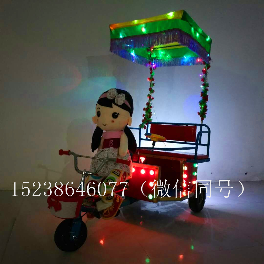 廣場游樂新款機器人蹬車毛絨拉車
