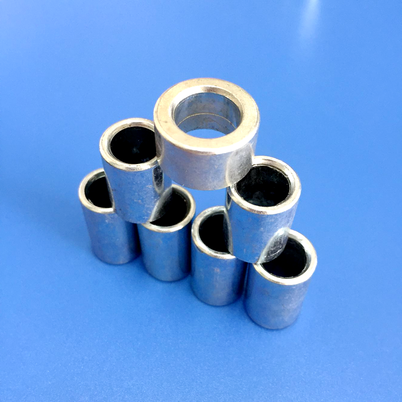 申合五金  電動車減震器軸套 電瓶車輪軸配件 碳鋼藍(lán)白鋅