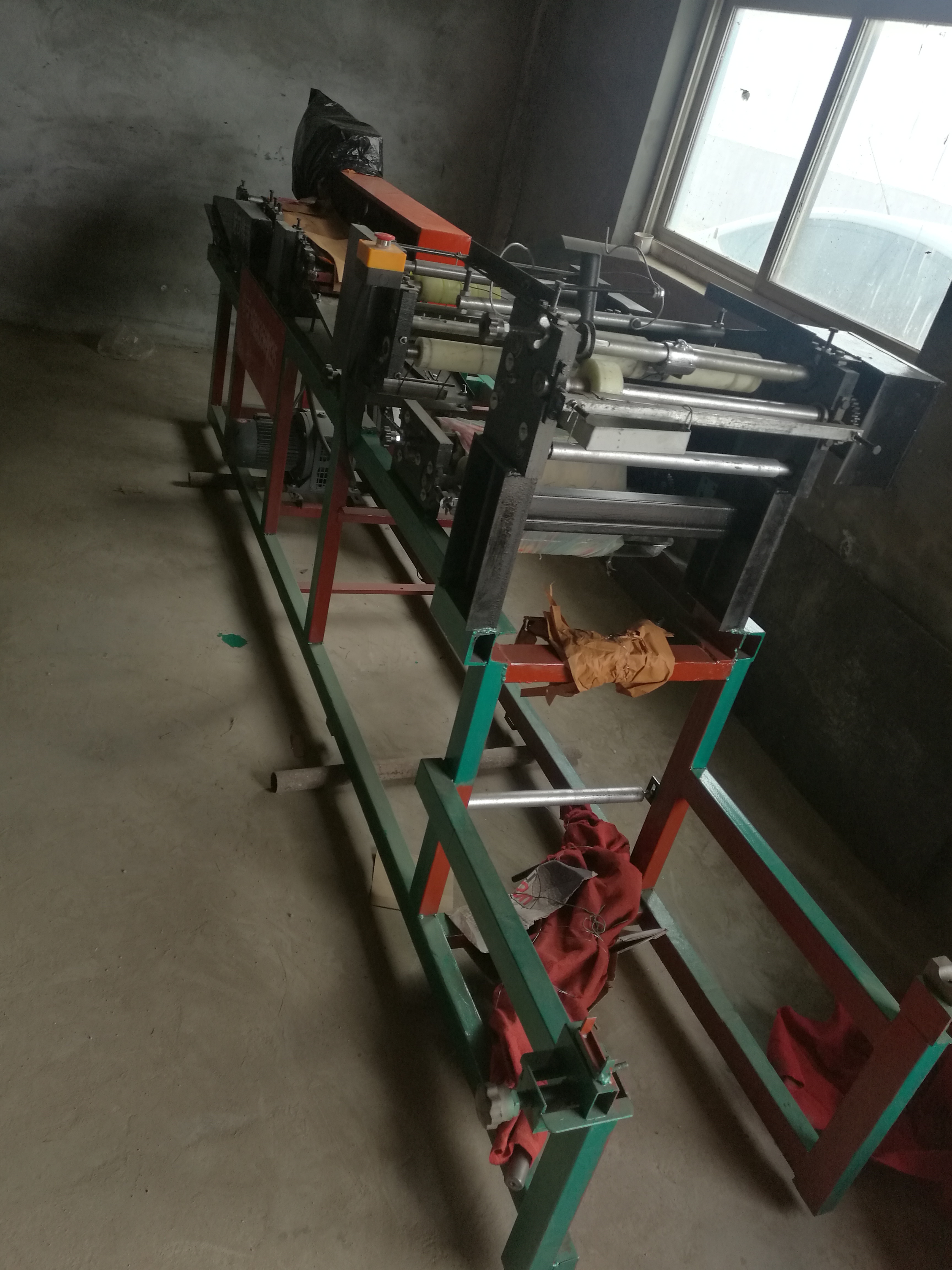 志明牌機械手抓袋的果袋機