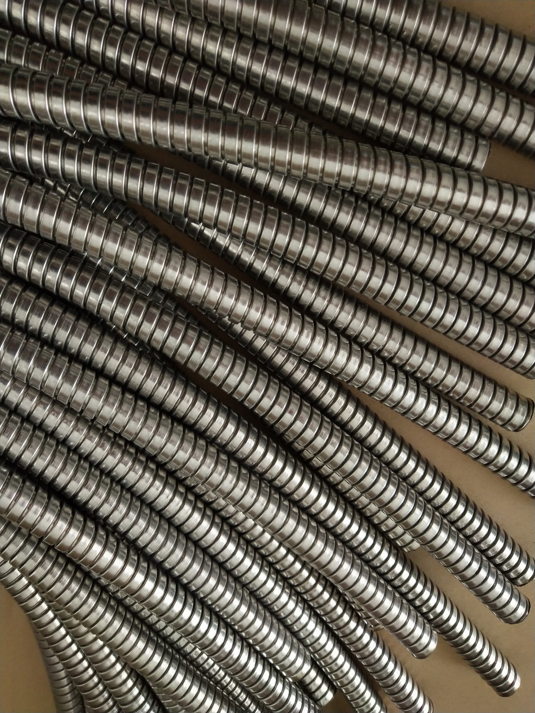 耐磨耐拉扯雙勾不銹鋼金屬軟管