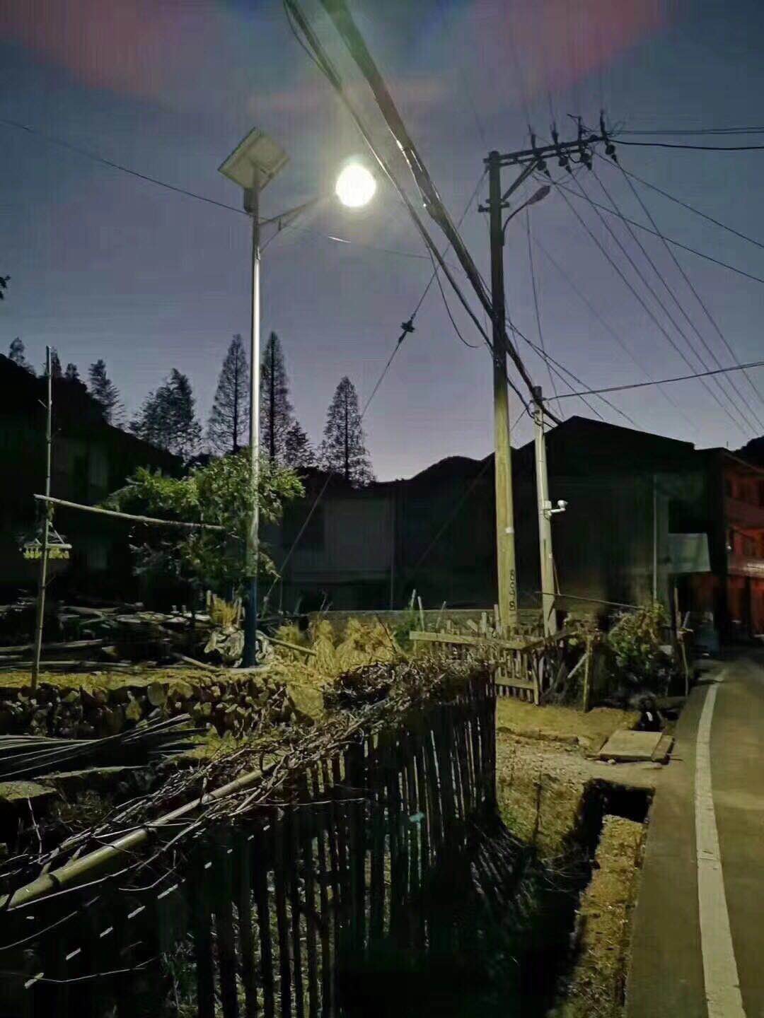 福建莆田安裝了6米太陽能星辰號路燈效果非常好價格公道