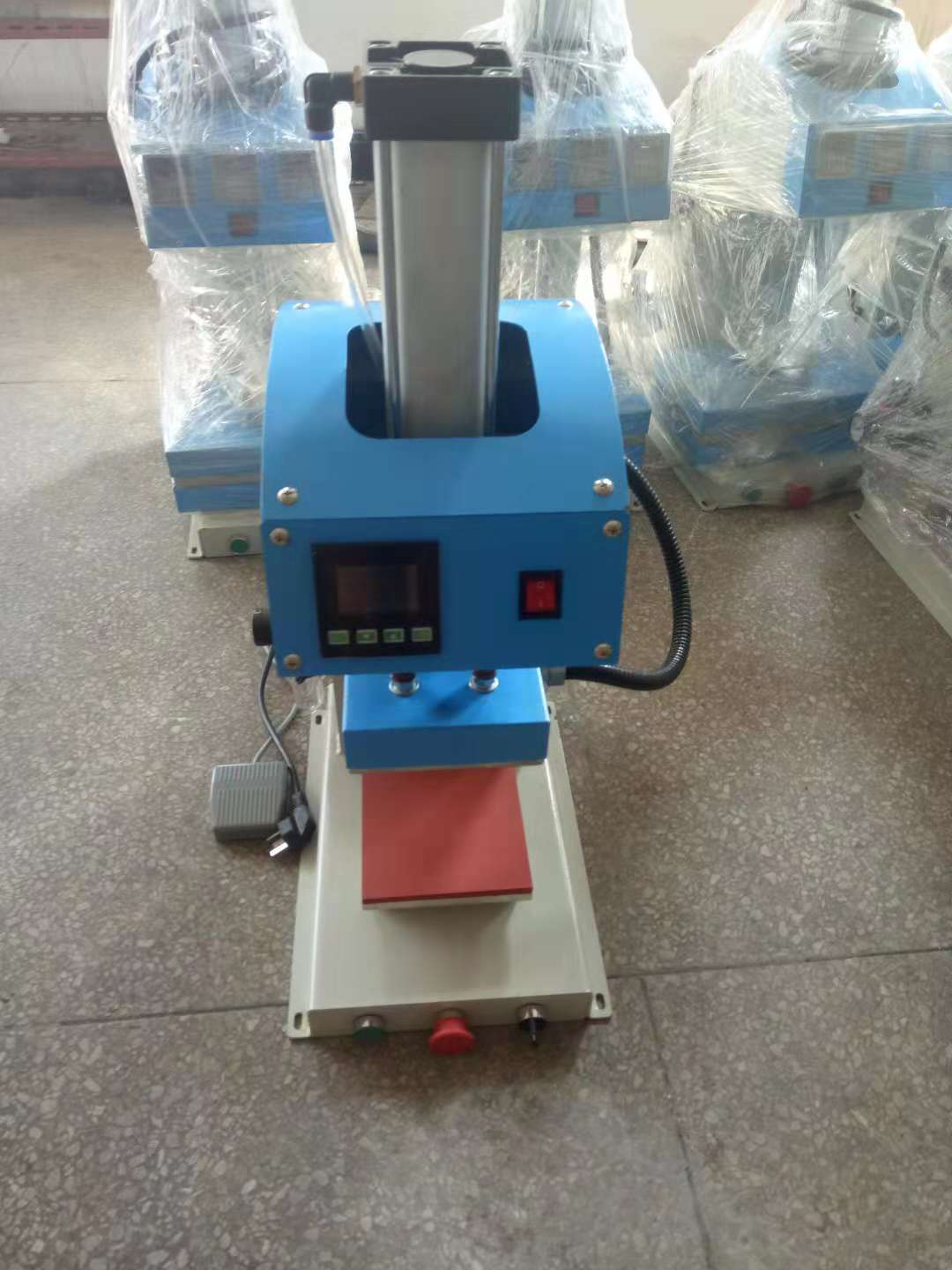 小型 小型單工位燙標(biāo)機(jī)15*15轉(zhuǎn)印機(jī) 氣動(dòng)單工位燙標(biāo)機(jī)