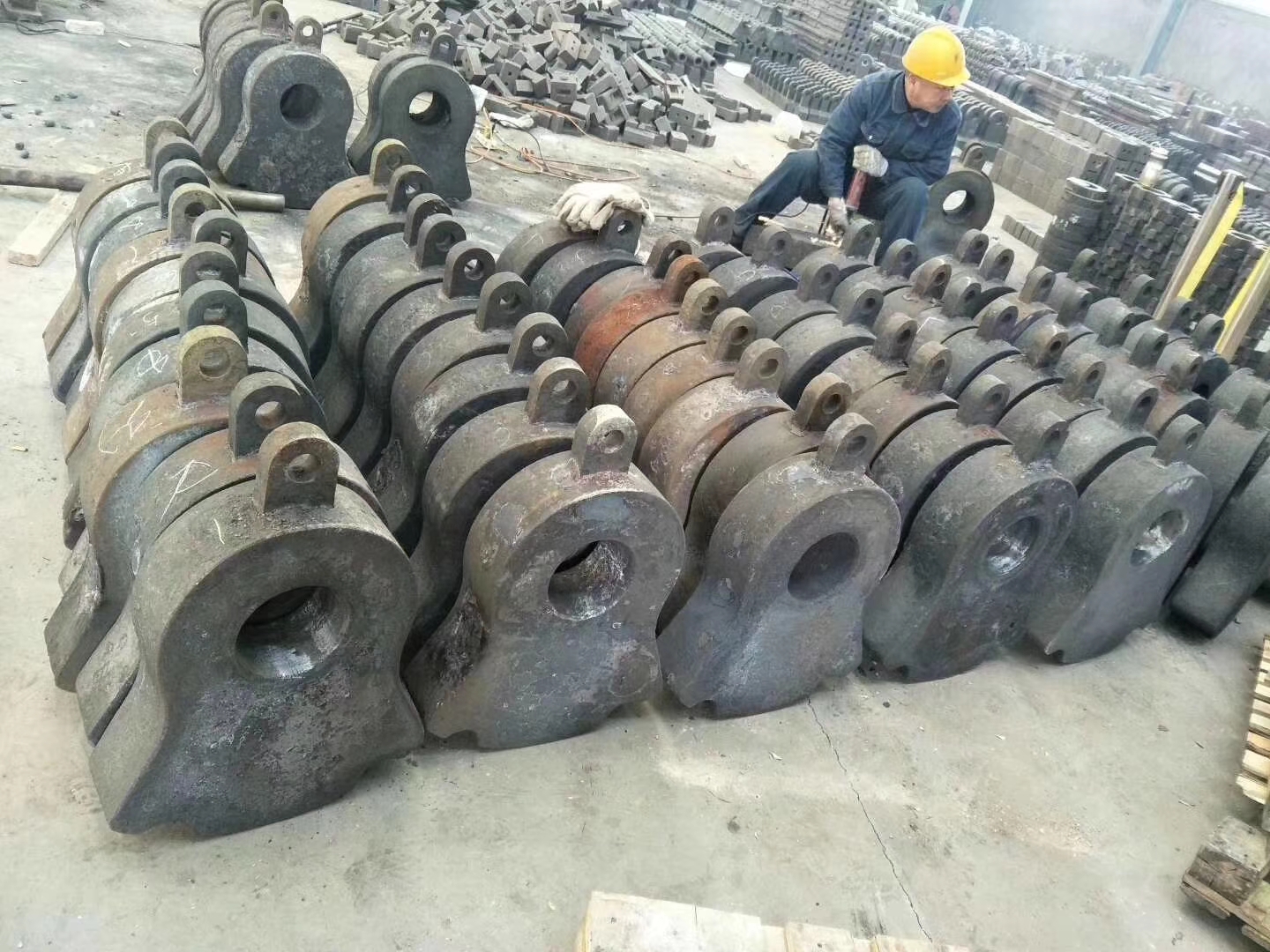 河南PFCK1820型破碎機錘頭 用于焦化廠的破碎機錘頭 河南制沙機錘頭廠家 制沙機錘頭價格 制沙機錘頭哪家好