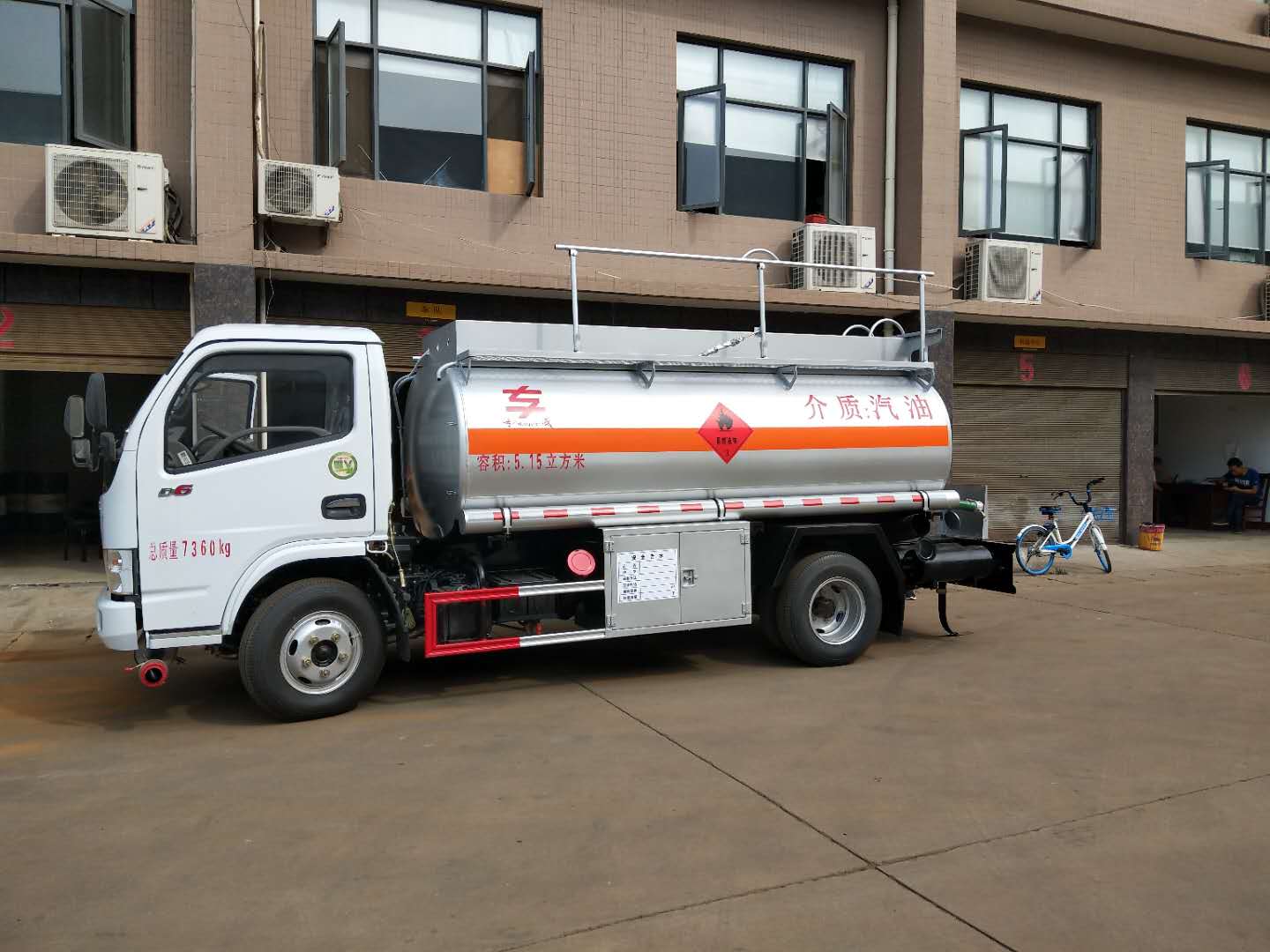 5噸多利卡油罐車廠家直銷 油罐車廠家直銷 油罐車價格 湖北油罐車廠家 湖北油罐車供應(yīng)