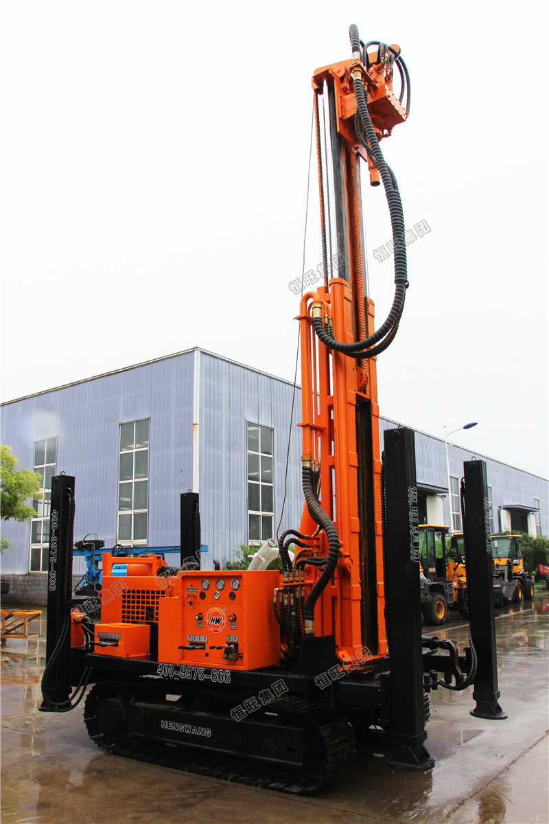 履帶氣動(dòng)鉆機(jī)_大口徑水井鉆機(jī)