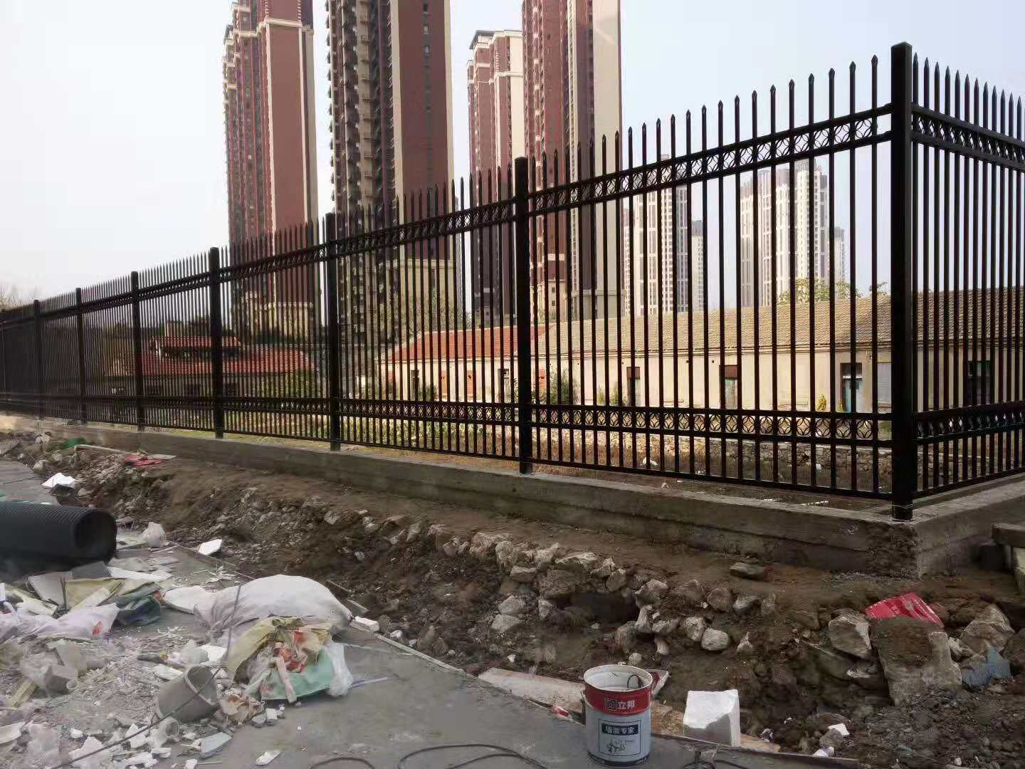 鋅鋼圍墻護(hù)欄