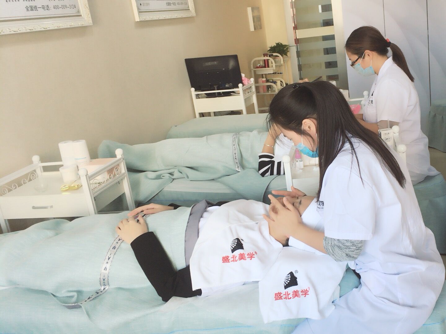 文明教學(xué)韓式半*紋繡時尚新娘妝美容師技術(shù)培訓(xùn)價格