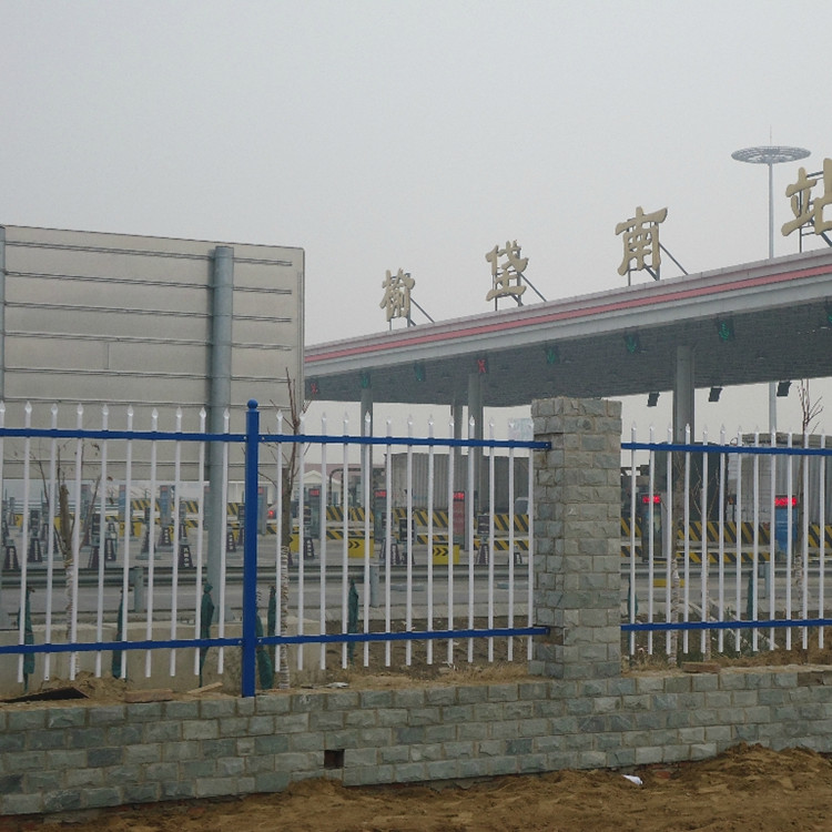 小區(qū)防護(hù)網(wǎng)小區(qū)鋅鋼圍擋鋅鋼護(hù)欄鋅鋼隔離柵