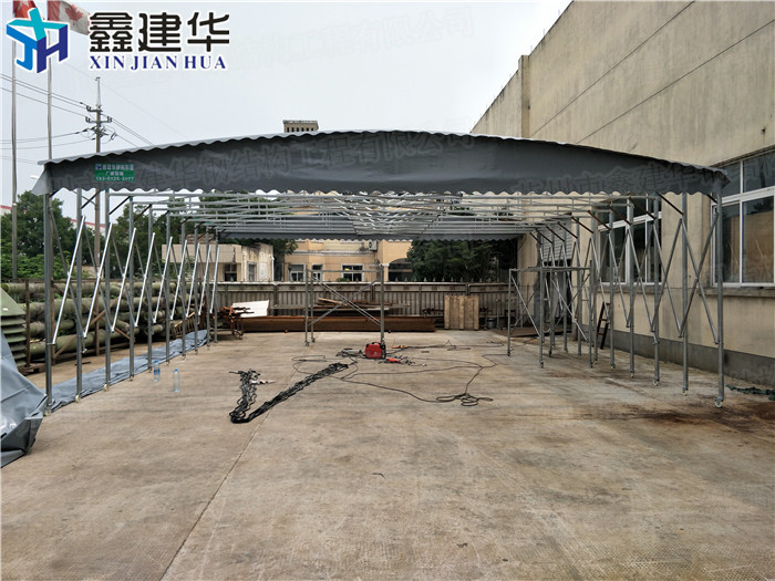 滕州市活動伸倉庫移動縮雨棚鑫距華量大從優(yōu)