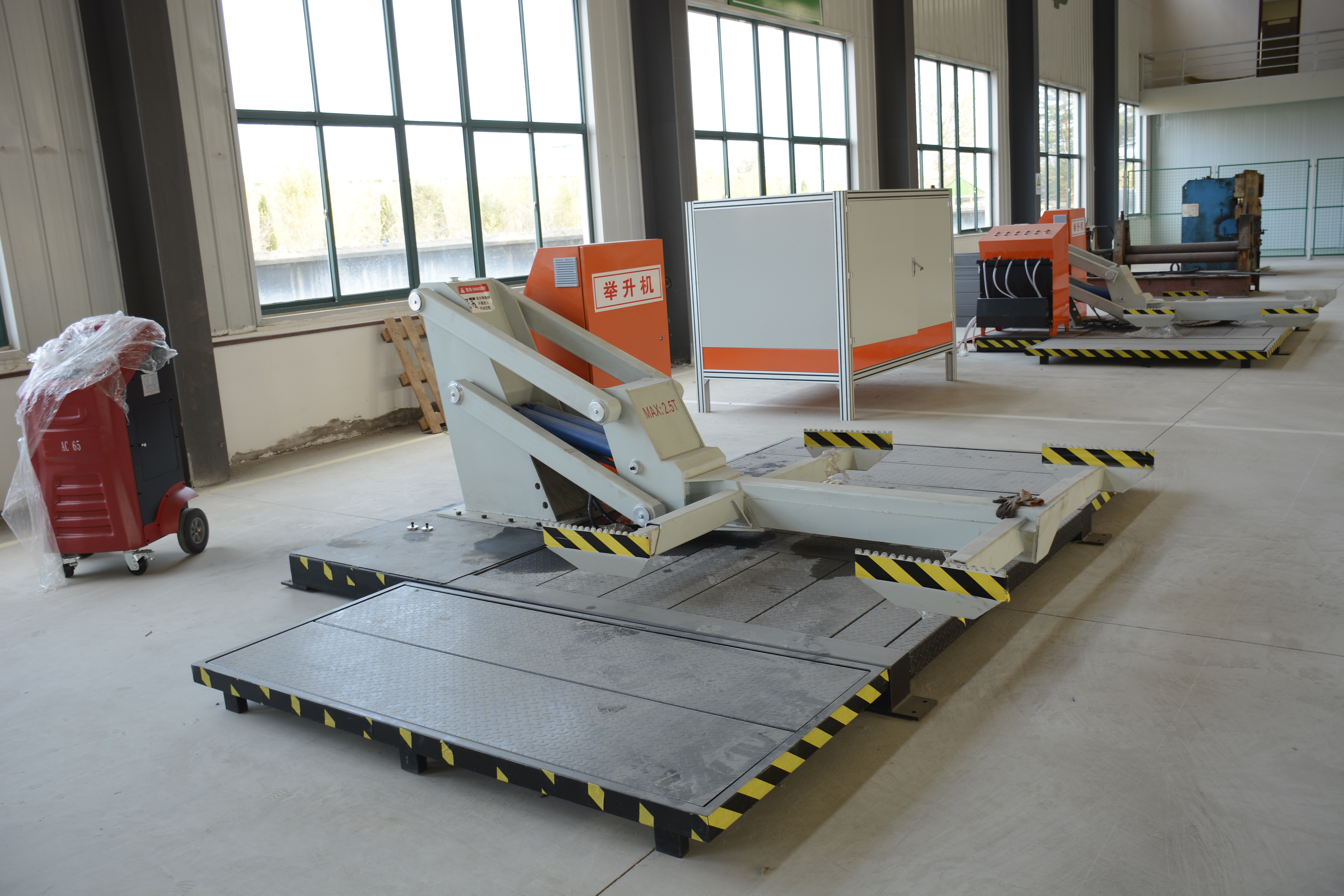 汽車報廢拆解設備廠家， 汽車舉升機 ，報廢新能源汽車拆解