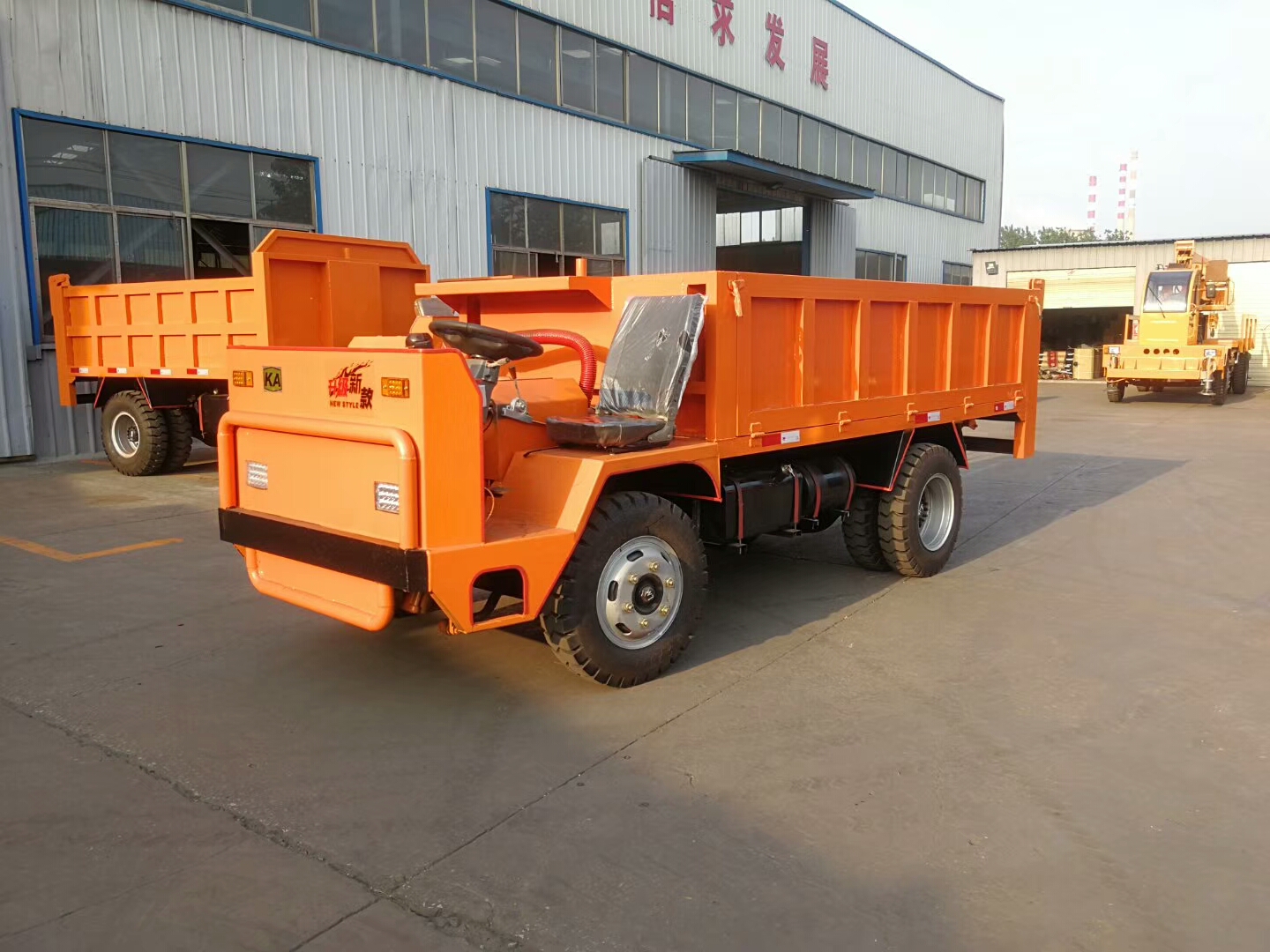 扒渣機(jī)批發(fā)廠家*銷售批發(fā)報(bào)價(jià)電話、 輪式四驅(qū)滑移扒渣機(jī)、履帶大坡度扒渣機(jī)、履帶皮帶扒渣機(jī)