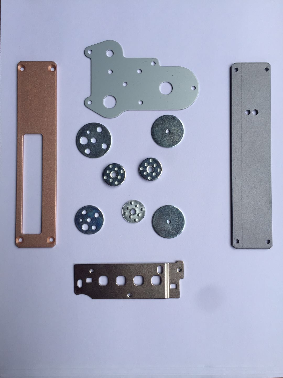 東莞五金沖壓件廠家定制   東莞五金沖壓件供應(yīng)商   東莞五金沖壓件批發(fā)