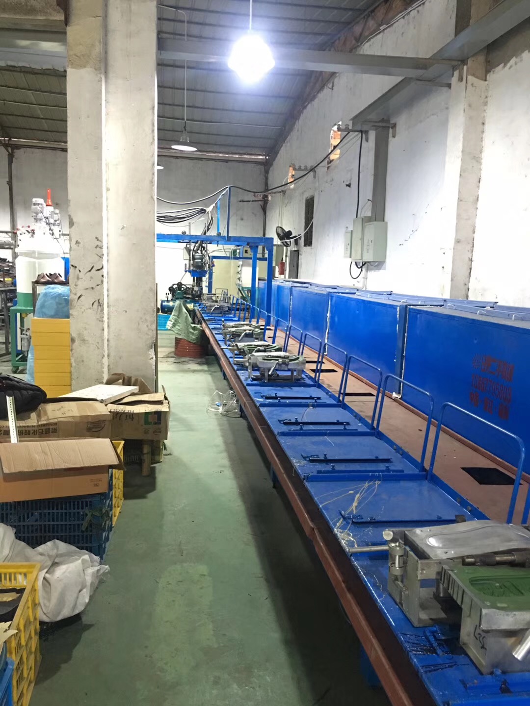 聚氨酯發(fā)泡機(jī)直銷 聚氨酯發(fā)泡機(jī)直銷價格 聚氨酯發(fā)泡機(jī)直銷哪家好 浙江聚氨酯發(fā)泡機(jī)直銷