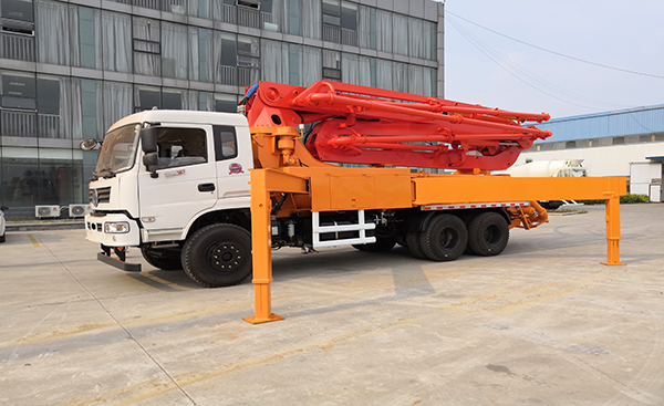 濟寧華億現(xiàn)供應(yīng)30-62泵車