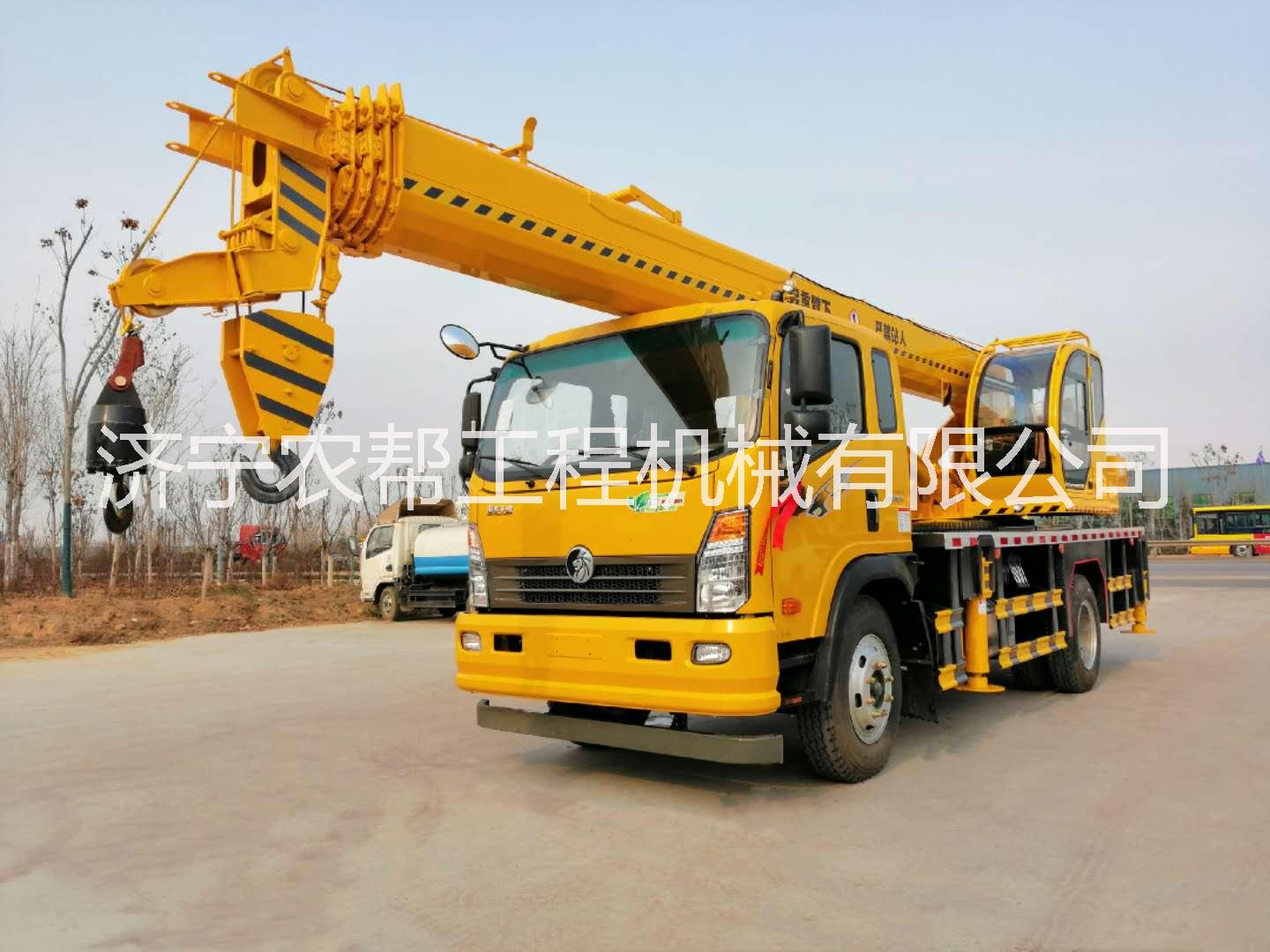 重汽*吊車  四川*的吊車 值得放心 有現(xiàn)車可隨時看車